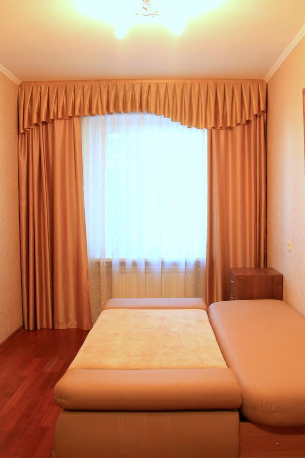 Apartment Near Metro Akademgorodok キエフ エクステリア 写真